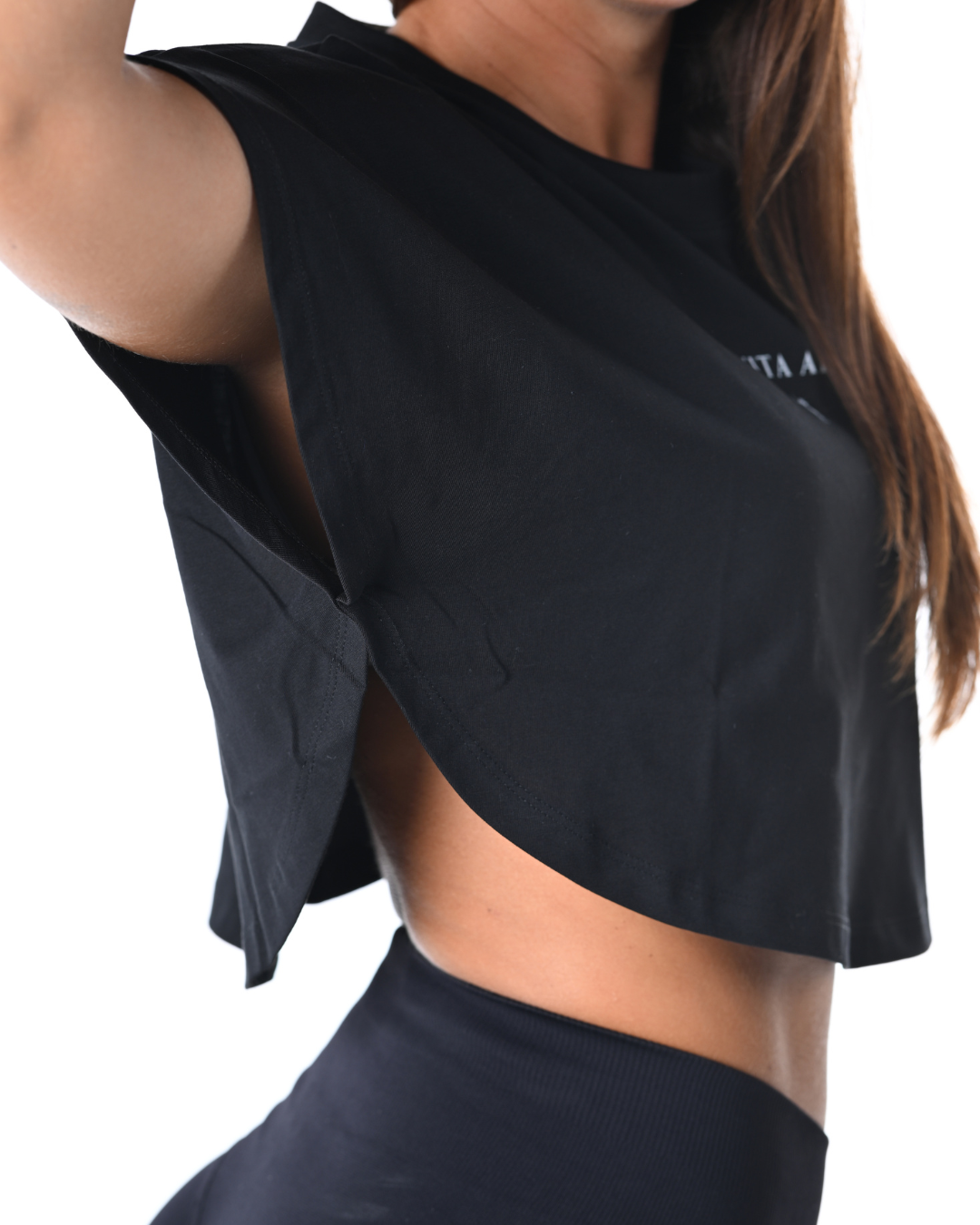 Mantella Crop- "LUNGA VITA AI RIBELLI"
