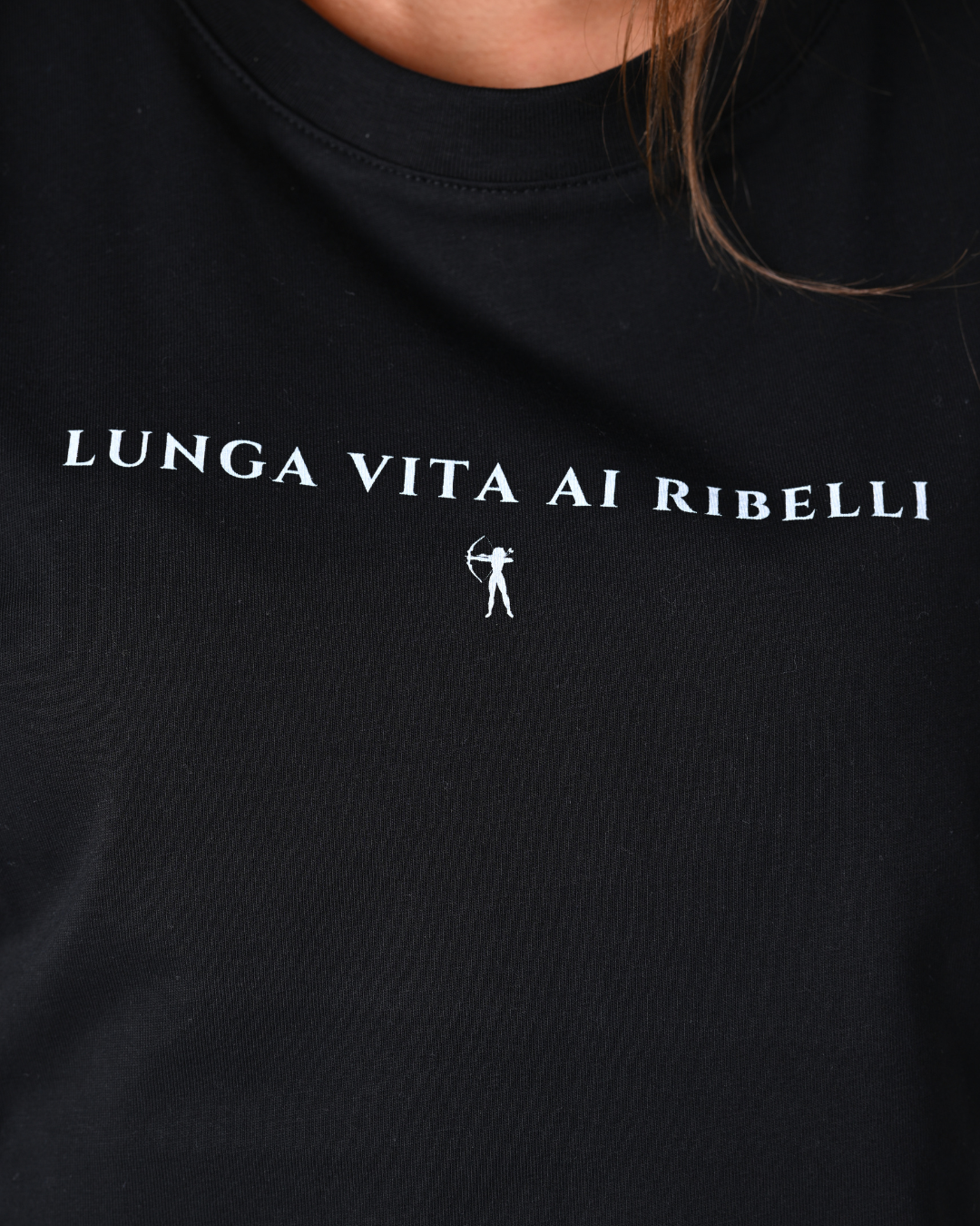 Mantella Crop- "LUNGA VITA AI RIBELLI"