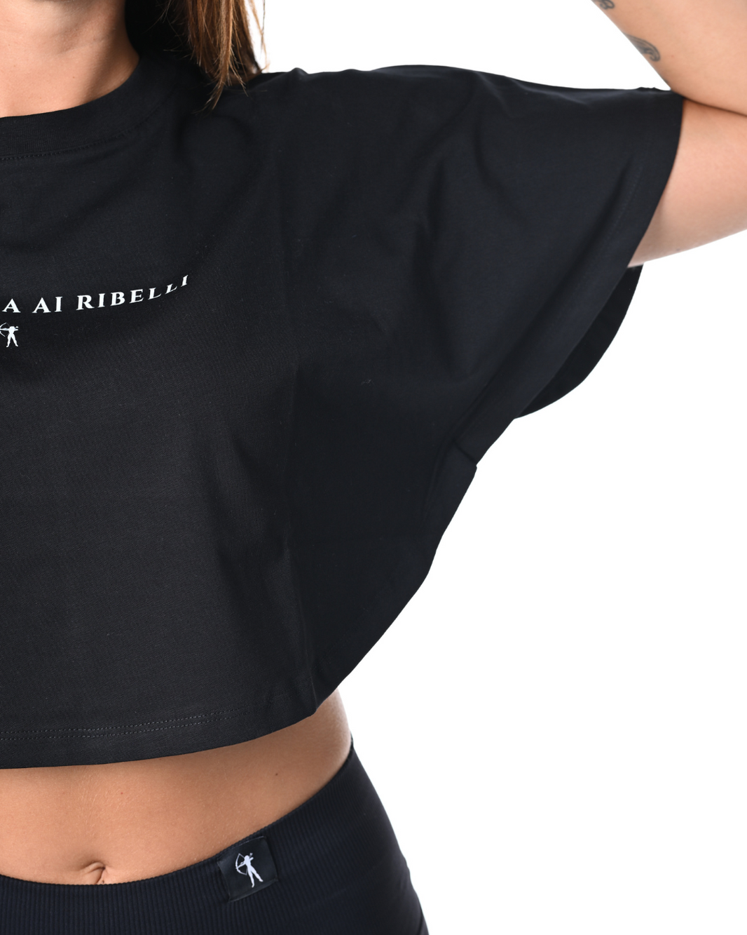 Mantella Crop- "LUNGA VITA AI RIBELLI"