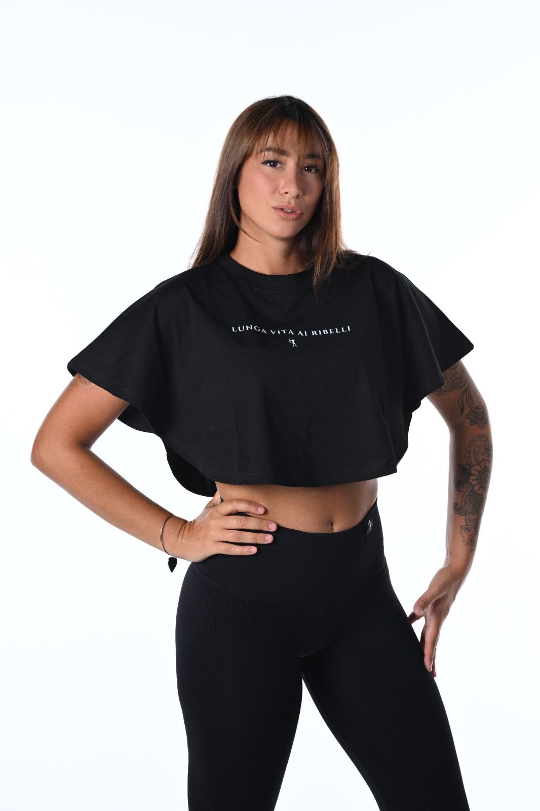 Mantella Crop- "LUNGA VITA AI RIBELLI"